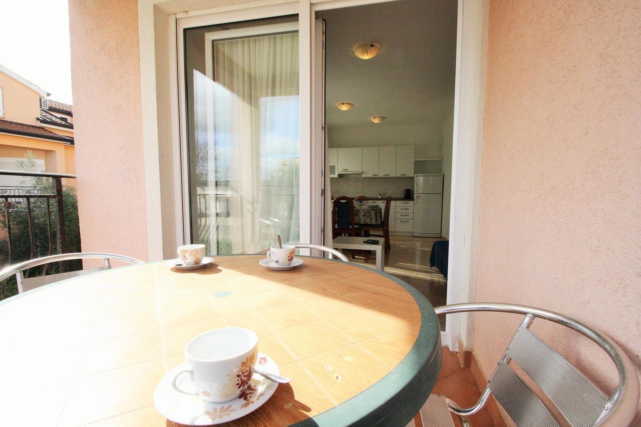 Apartment Bilic With Balcony Пореч Екстериор снимка