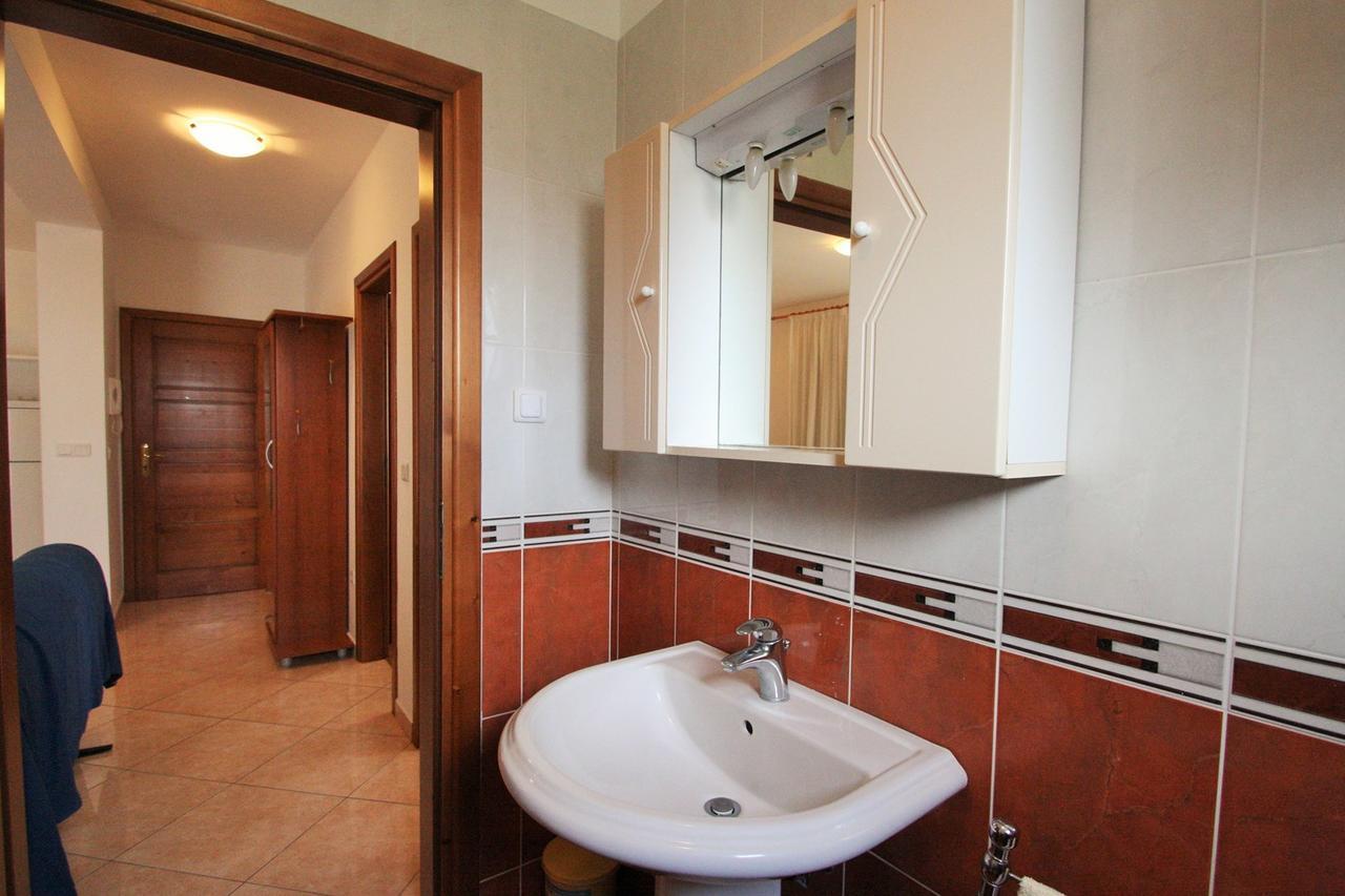 Apartment Bilic With Balcony Пореч Екстериор снимка